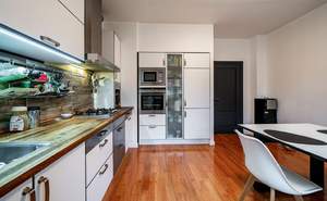 Дом 375м², 3-этажный, участок 12 сот.