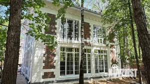 Дом 280м², 3-этажный, участок 12 сот.