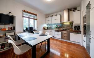 Дом 375м², 3-этажный, участок 12 сот.