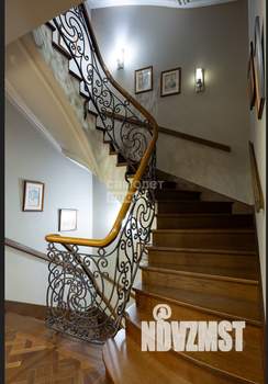 Таунхаус 385м², 4-этажный, участок 2 сот.