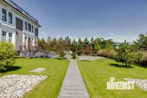 Коттедж 1185м², 4-этажный, участок 30 сот.