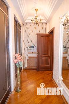 Таунхаус 258м², 3-этажный, участок 5 сот.