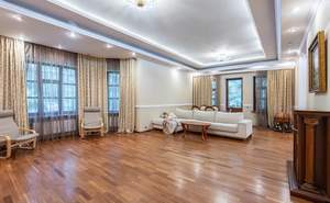 Дом 405м², 3-этажный, участок 15 сот.