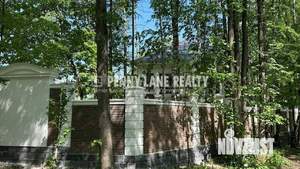 Дом 280м², 3-этажный, участок 12 сот.