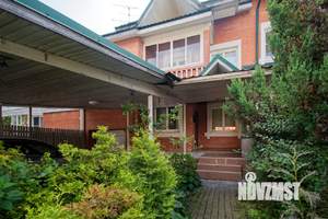 Таунхаус 220м², 3-этажный, участок 3 сот.