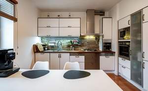 Дом 375м², 3-этажный, участок 12 сот.