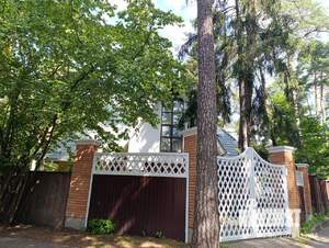 Дом 243м², 3-этажный, участок 12 сот.