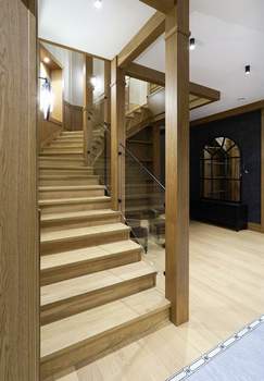 Дом 658м², 3-этажный, участок 20 сот.