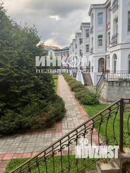 Таунхаус 344м², 3-этажный, участок 2 сот.