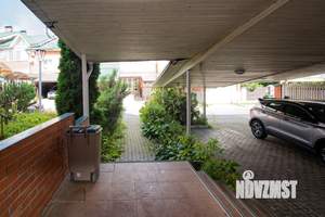 Таунхаус 220м², 3-этажный, участок 3 сот.