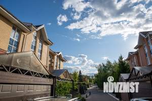 Таунхаус 258м², 3-этажный, участок 5 сот.