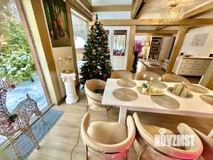 Дом 250м&sup2;, 2-этажный, посуточно, 