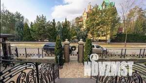 Таунхаус 367м², 3-этажный, на длительный срок, 