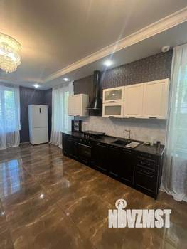 Дом 200м², 2-этажный, на длительный срок, 