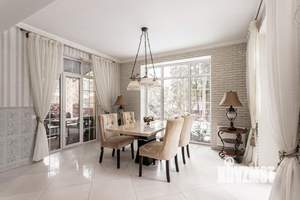 Дом 337м², 3-этажный, на длительный срок, 