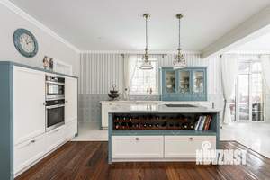 Дом 337м², 3-этажный, на длительный срок, 