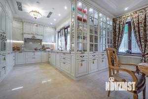 Коттедж 360м², 3-этажный, на длительный срок, 