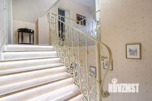 Коттедж 360м², 3-этажный, на длительный срок, 