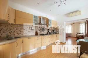 Дом 256м², 3-этажный, участок 17 сот.  