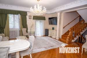 Таунхаус 258м², 3-этажный, участок 5 сот.  