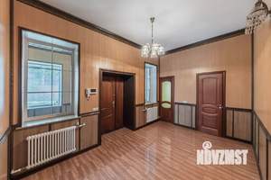 Дом 526м², 3-этажный, участок 11 сот.  