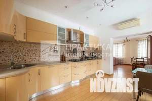 Дом 256м², 3-этажный, участок 17 сот.  