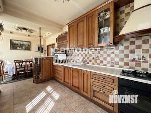 Дом 227м², 3-этажный, участок 25 сот.  