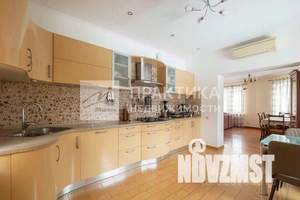 Дом 256м², 3-этажный, участок 17 сот.  