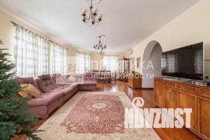 Дом 256м², 3-этажный, участок 17 сот.  