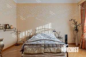 Дом 1300м², 2-этажный, участок 30 сот.  
