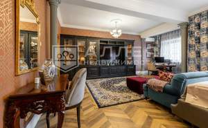 Дом 650м², 3-этажный, участок 35 сот.  