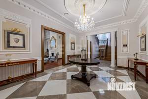 Дом 687м², 3-этажный, участок 21 сот.  