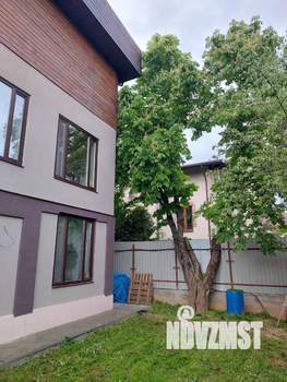 Дом 216м², 3-этажный, участок 4 сот.  