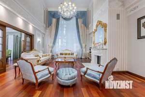 Дом 687м², 3-этажный, участок 21 сот.  