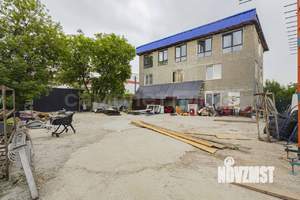 Дом 1670м², 3-этажный, участок 30 сот.  