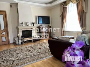 Дом 227м², 3-этажный, участок 25 сот.  