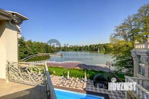 Дом 2160м&sup2;, 3-этажный, участок 38 сот.  