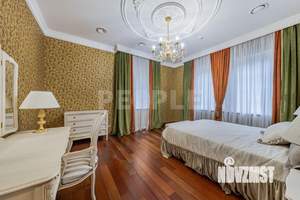 Дом 687м², 3-этажный, участок 21 сот.  