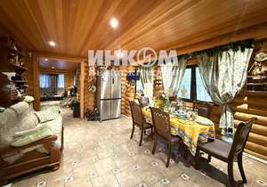 Дом 250м², 2-этажный, участок 8 сот.  