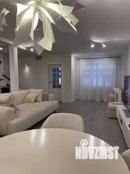 Таунхаус 180м², 3-этажный, участок 2 сот.  