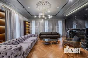 Дом 702м², 3-этажный, участок 24 сот.  