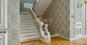 Дом 2050м&sup2;, 2-этажный, участок 52 сот.  