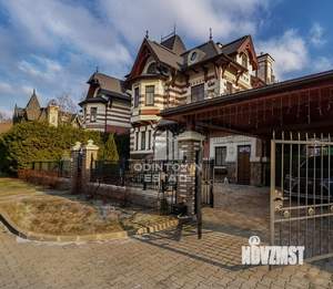 Таунхаус 367м², 3-этажный, участок 6 сот.  