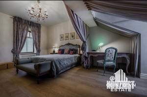 Таунхаус 367м², 3-этажный, участок 6 сот.  