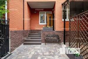 Таунхаус 260м², 3-этажный, участок 2 сот.  