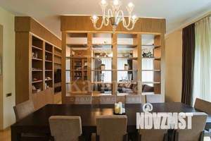 Дом 600м², 3-этажный, участок 8 сот.  