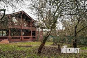 Коттедж 400м², 3-этажный, участок 10 сот.  