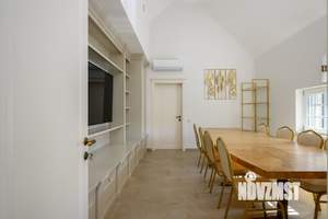 Дом 2160м², 3-этажный, участок 38 сот.  
