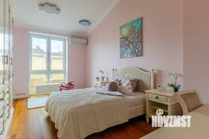Таунхаус 280м², 3-этажный, участок 3 сот.  
