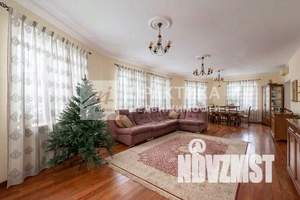 Дом 256м², 3-этажный, участок 17 сот.  